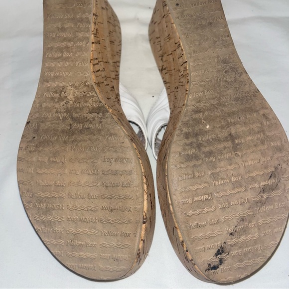 White & Gold Wedge Sandals Resort Chic Summer Dress Shoes - Picture 7 of 11